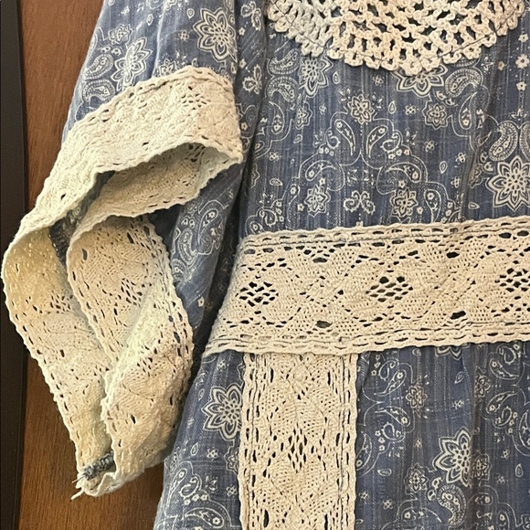 NWOT Oli & Hali Blue & White Mixed Media Lace, Crochet, Denim Patchwork Shirt - Picture 5 of 11